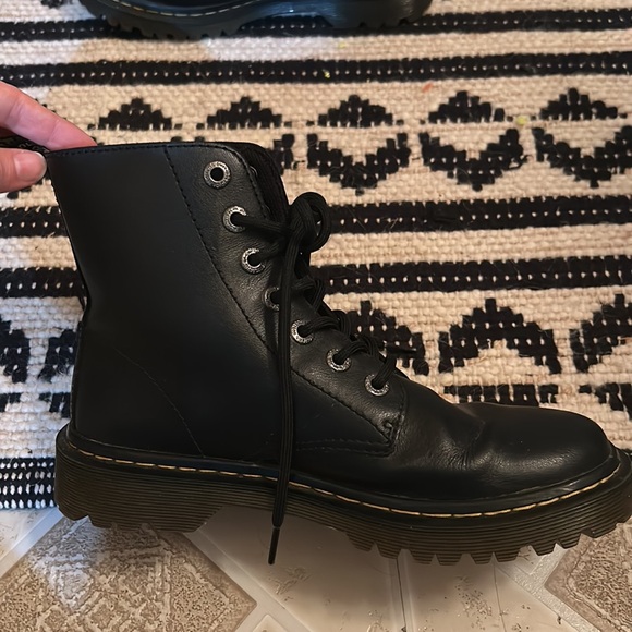 Dr. Marten's Luana Smooth Leather Lace Up Combat Boots Womes - Picture 4 of 5